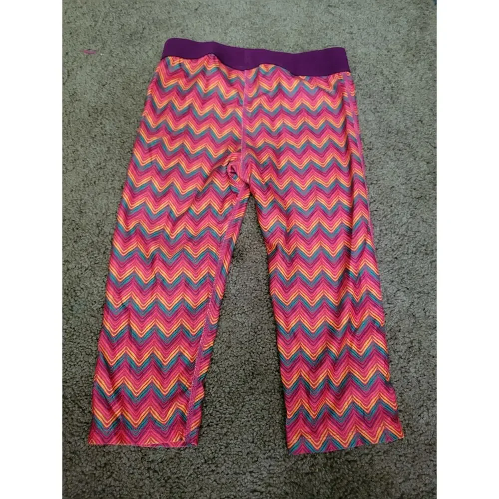 Nike Pro Girls Size S Ulticolor Chevron Print Capri Leggings